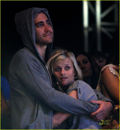  Reese and Jake during the Jenny Lewis performance at the 2009 Coachella Musik Festival (April 18)