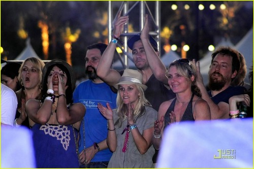  Reese and Jake during the Jenny Lewis performance at the 2009 Coachella Musica Festival (April 18)