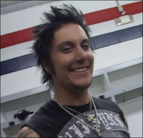  SYNYSTER GATES IS ATTRACTIVE
