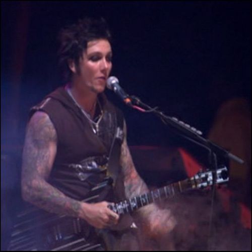  SYNYSTER GATES IS ATTRACTIVE