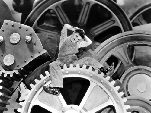  Charlie Chaplin in Modern Times kertas dinding