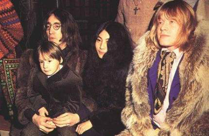  John Lennon + Yoko Ono