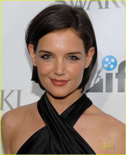 Katie Holmes Hosts Independent Feature Project