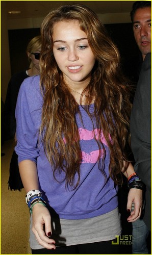  Miley @ LAX