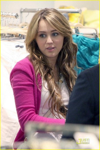  Miley in Paris