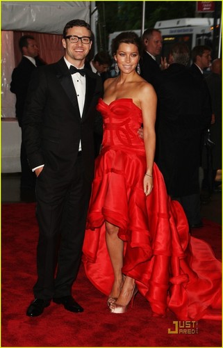  Justin Timberlake & Jessica Biel - 2009 MET Costume Gala