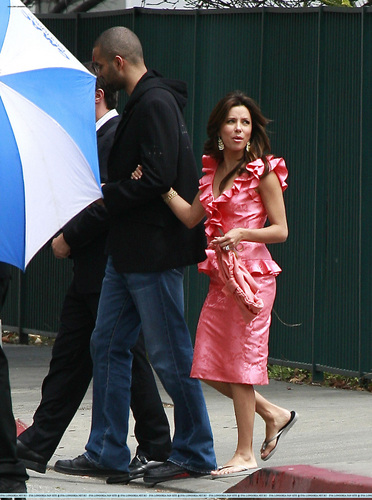  Tony Parker visits his wife Eva Longoria Parker on the set of "Desperate Housewives" in Los Angeles