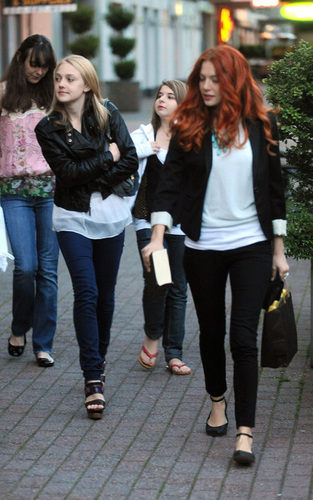  Dakota Fanning with Rachelle Lefevre out at Blue Cafe - May 8