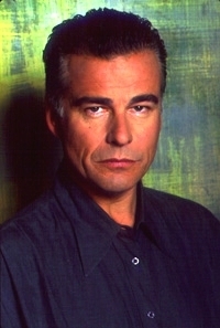  Grey Madden played por Ian Buchanan