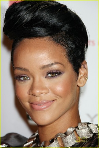 Rihanna @ DKMS 2009 Annual Gala