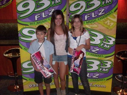  Ashley at Tampa baía radio station 933flz - May 12