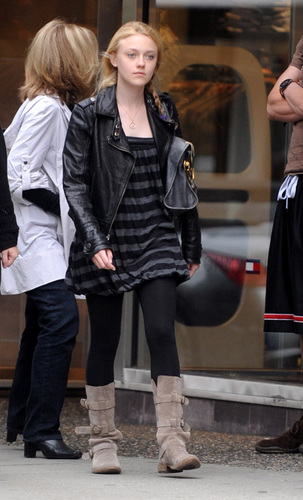  Dakota out with Mom on Mother's jour