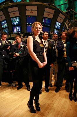  Hilary Duff Ringing of the Opening घंटी, बेल at the NYSE