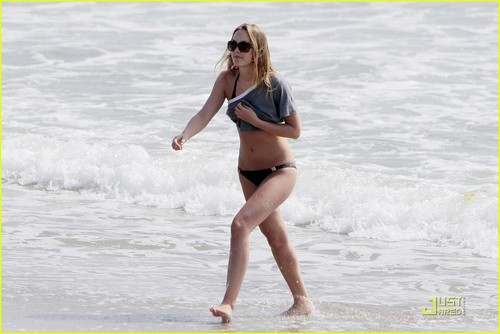  Leighton Meester is a пляж, пляжный Bikini Babe