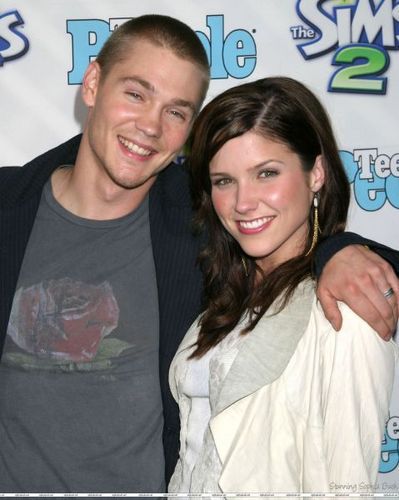  Sophia palumpong and Chad Michael Murray at 1st Annual Teen People "Young Hollywood" Issue