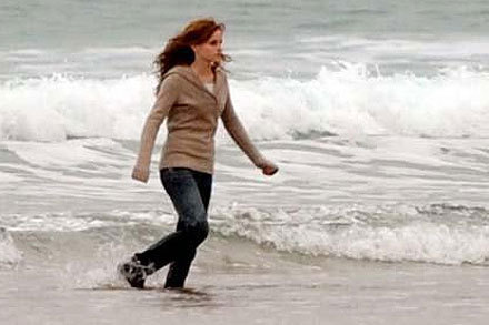  Emma filming Harry Potter and the Deathly Hallows