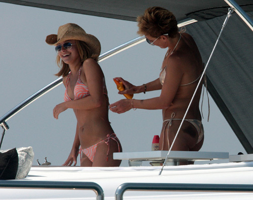  Hayden Panettiere boating in Cannes - May 19