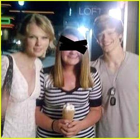  Taylor snel, swift and Lucas Till get ice cream