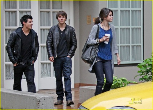  selena, Taylor, and Hutch Dano go to lunch
