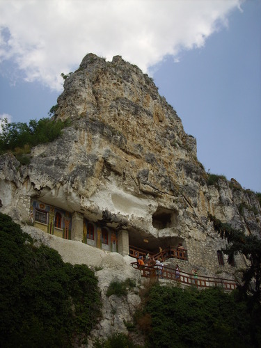  Басарбовският манастир