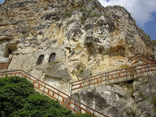  Басарбовският манастир