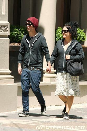  Billie Joe & Adrienne in SoHo, New York (20/5/09)