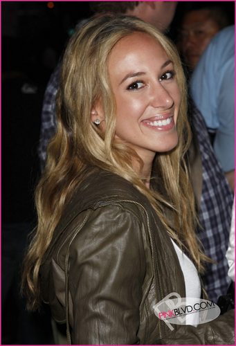  Haylie Duff and Debbie Gibson at the No on hommage 8 Protest