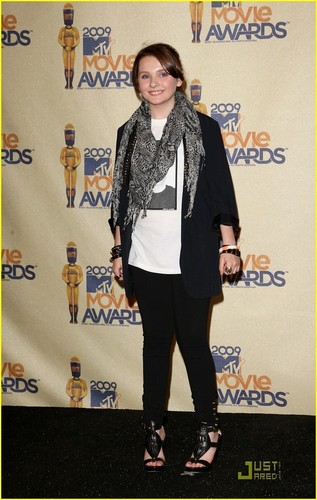  Abigail at the 엠티비 Movie Awards