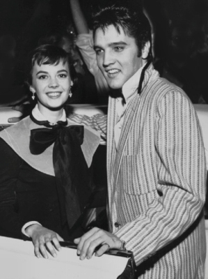  Elvis and Natalie Wood