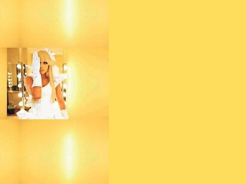  Lady Gaga yellow background