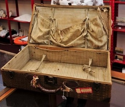  Millvina Dean's 100-Year-Old titanic Suitcase