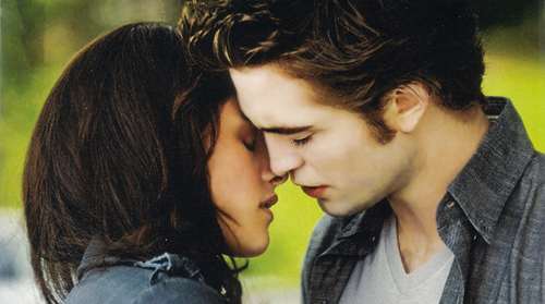 New Moon Almost Kiss