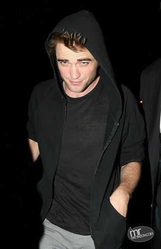  Robert Pattinson Arrives in New York from LA