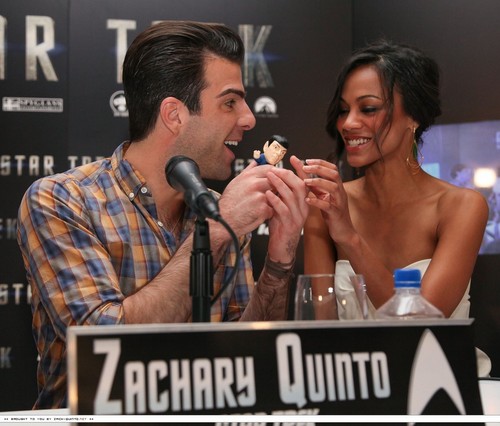  Zoe and Zack at ster Trek Press Conference