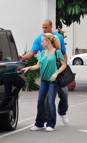  Kendra out and about with family