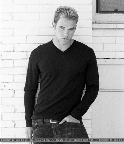  I <3 Kellan! How about you???