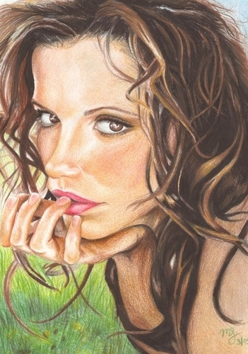  Kate Beckinsale in Pencil