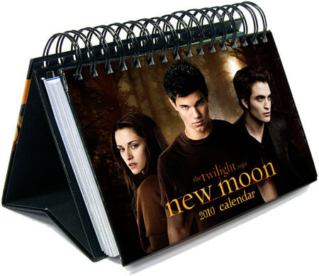 http://images2.fanpop.com/images/photos/6700000/New-Moon-2010-Calendars-twilight-series-6746215-450-390.jpg