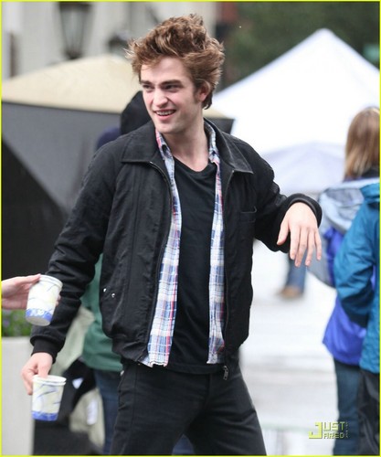 Rob on the set of "Remember Me"