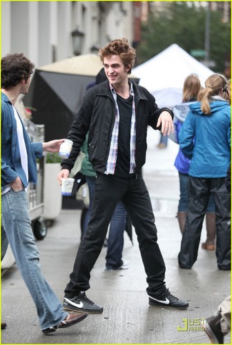  Rob on the set of "Remember Me"
