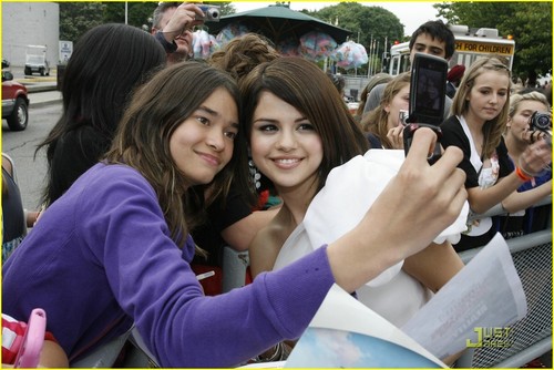  Selena Gomez Princess Perfect