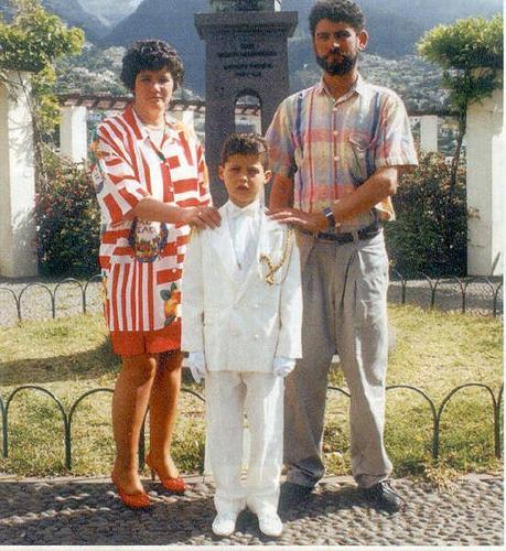  c.ronaldo with his family