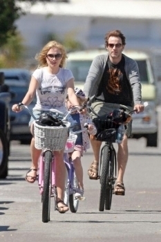  Biking with Anna and his daughter