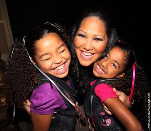 Kimora and her daughters
