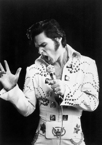  Kurt as Elvis