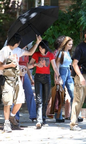  Kristen and Dakota on the Set of Runaways