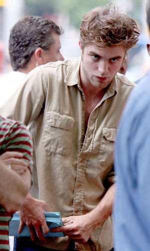  Robert Pattinson on Remember me set
