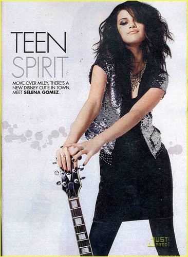  Selena Gomez :Teen Spirit