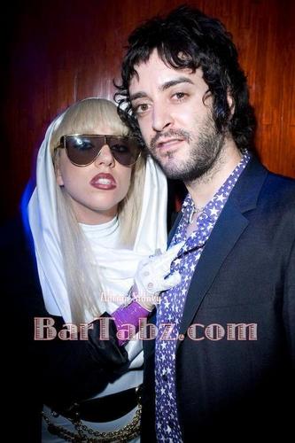 luar angkasa Cowboy and Lady Gaga