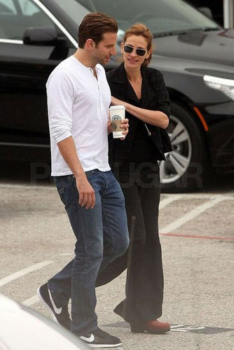  Bradley Cooper And Julia Roberts On The Set 8.8.09